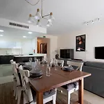 شقة Brand New Listing Located Just Off Seafront *