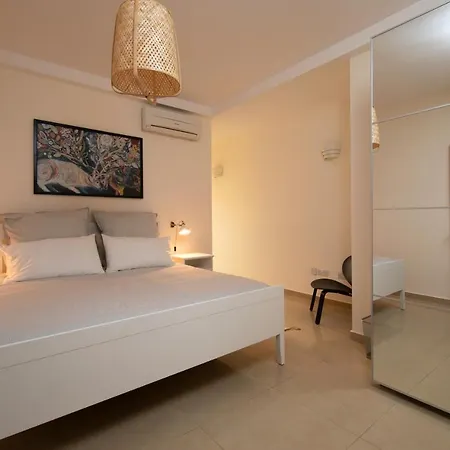 Апартаменты Brand New Listing Located Just Off Seafront Слима